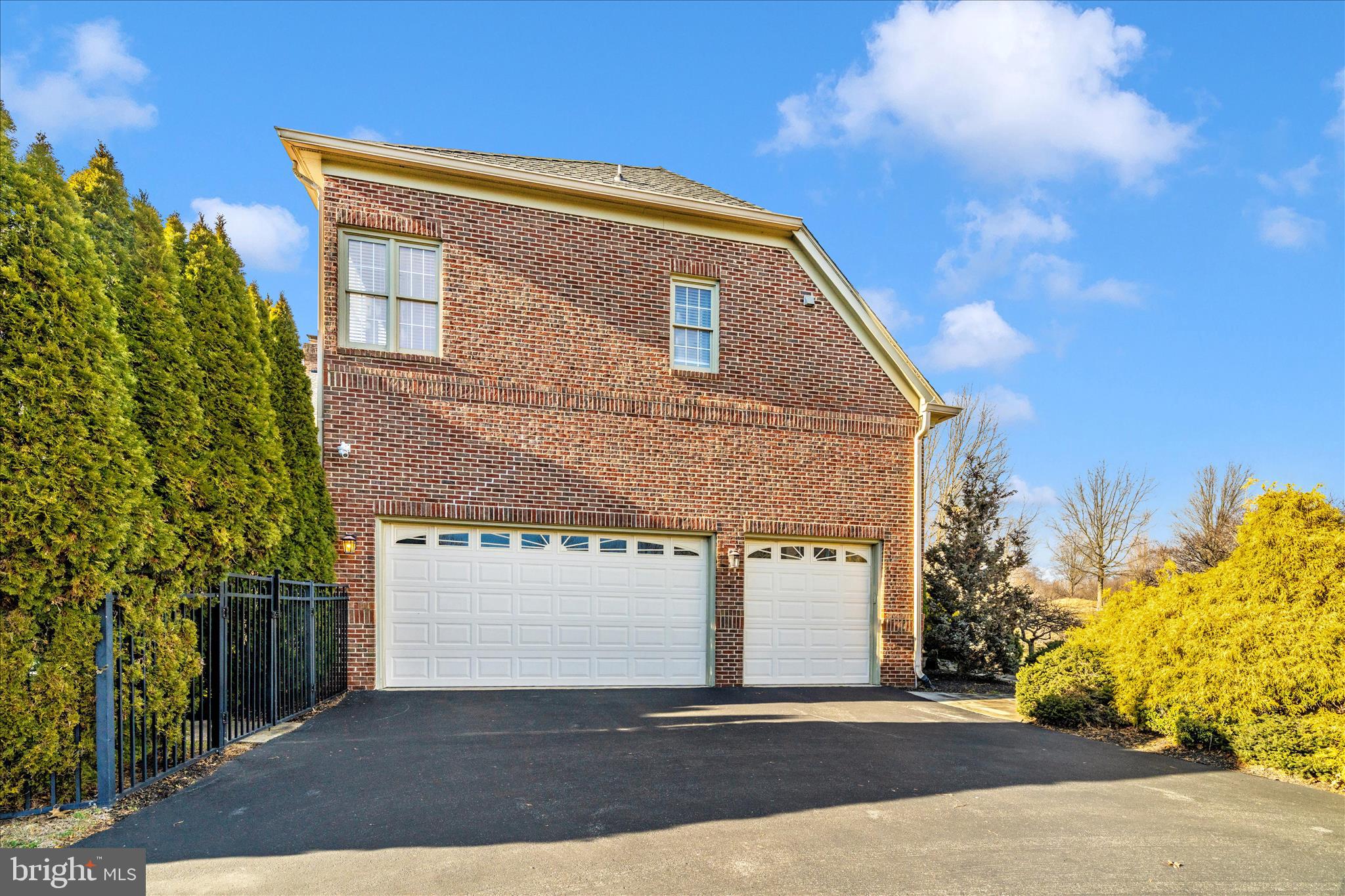 HAMPSHIRE GREENS - Residential