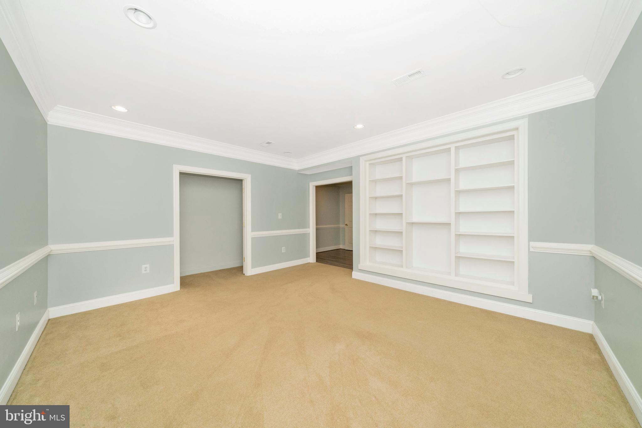 HAMPSHIRE GREENS - Residential