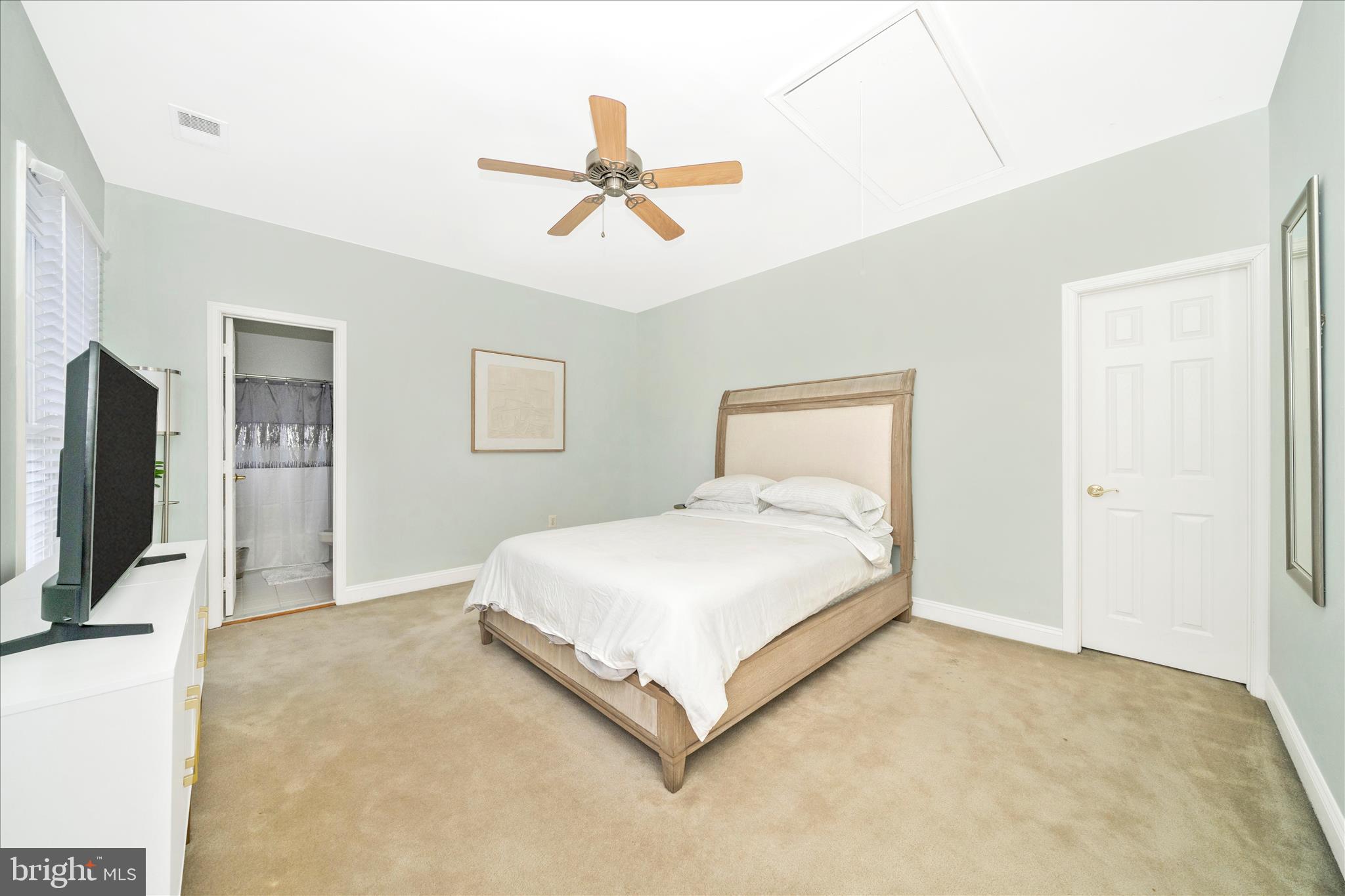 HAMPSHIRE GREENS - Residential