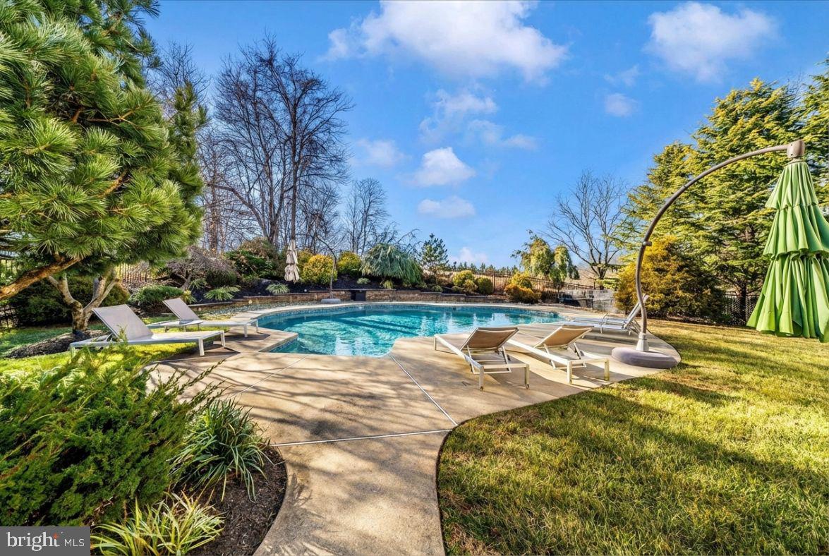 HAMPSHIRE GREENS - Residential