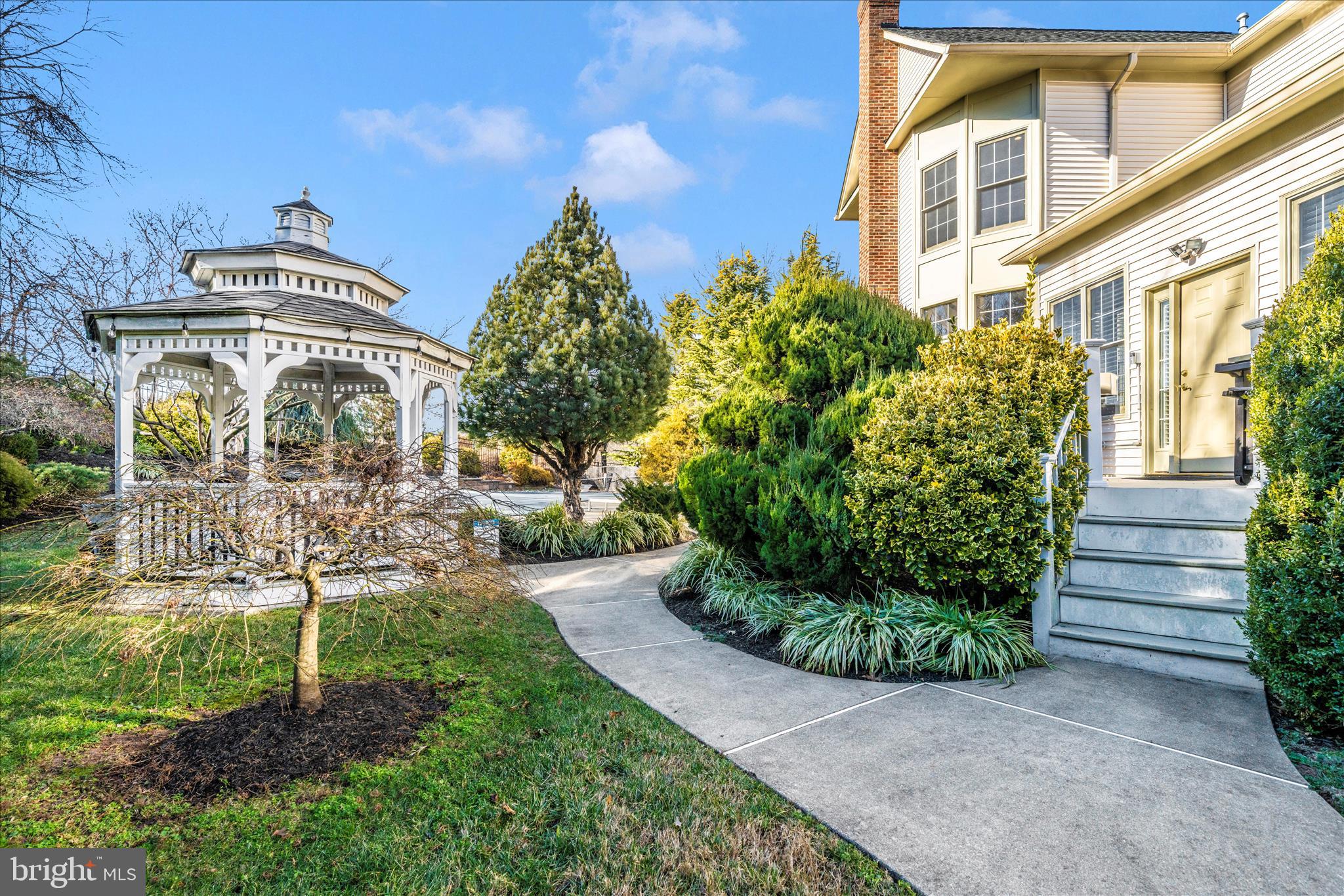 HAMPSHIRE GREENS - Residential