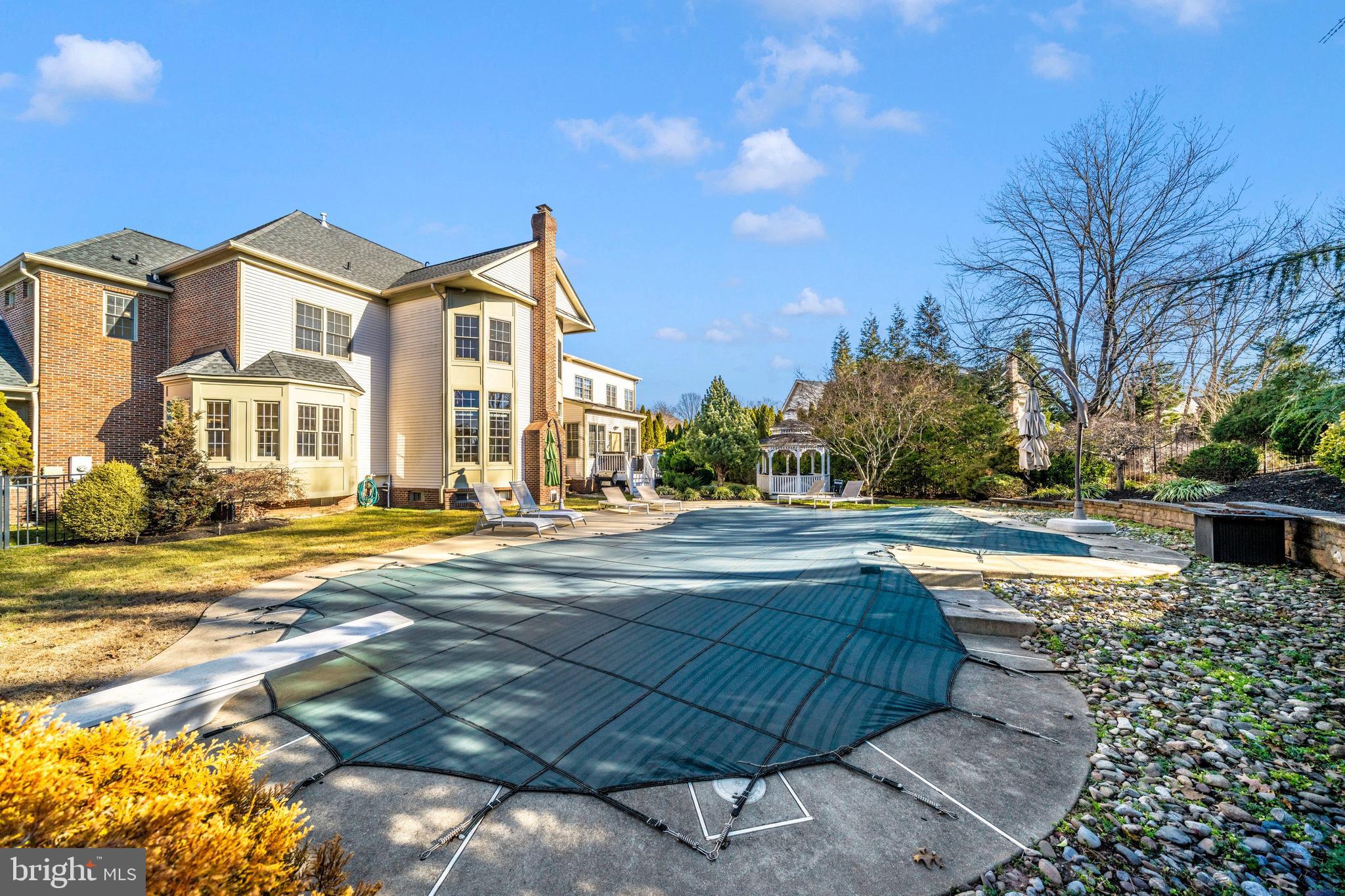 HAMPSHIRE GREENS - Residential