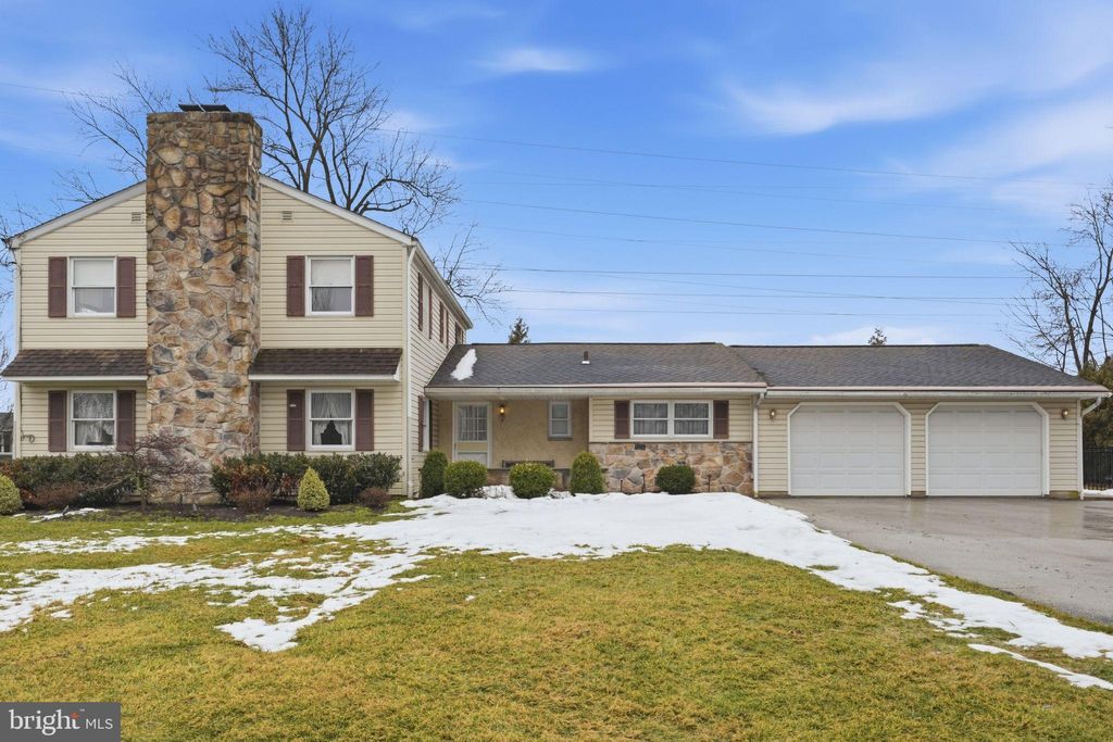 Photo of 1302 Cherry Lane, BLUE BELL, PA 19422 (MLS # PAMC2167618)