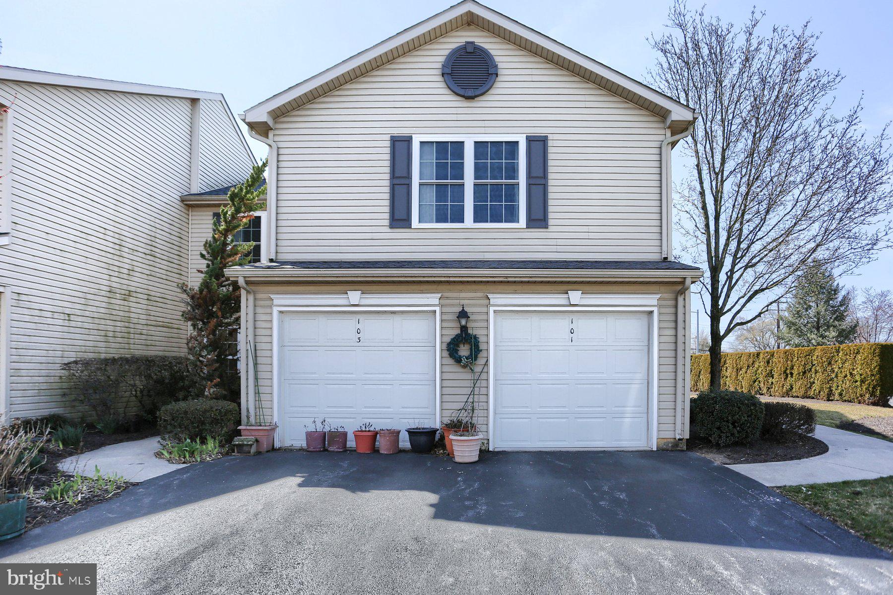 Welcome to this charming two-bedroom, two-bath, second-floor condo for rent in a convenient neighborhood just minutes from Hershey and Harrisburg. This beautifully maintained unit offers an open floor plan, perfect for comfortable living and entertaining. The spacious living area seamlessly flows into the dining and kitchen spaces, creating an inviting atmosphere. A private 1-car garage adds convenience and storage. The tenant is responsible for electric, gas, and water utilities. Sewer and trash services are included in the rent. Small dogs under 30 lbs are considered (no cats, please), and the tenant must maintain renters insurance for the lease. A good credit score is required. Don't miss the opportunity to call this lovely condo home! Schedule your tour today!
Interior photos are of a similar unit with the same floor plan.