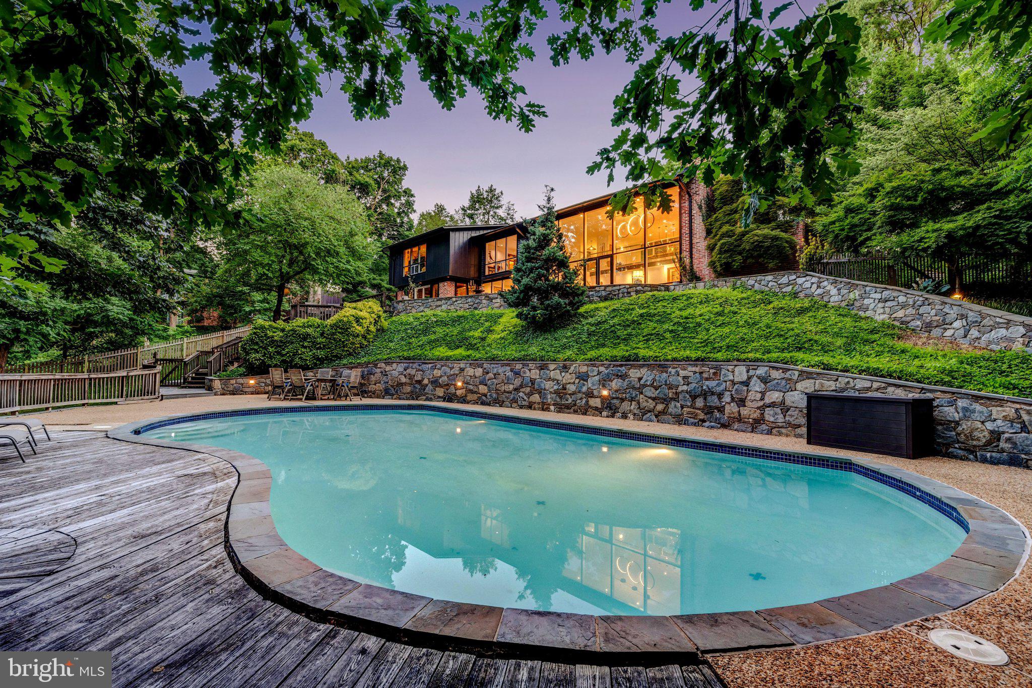 1927 MARTHAS ROAD