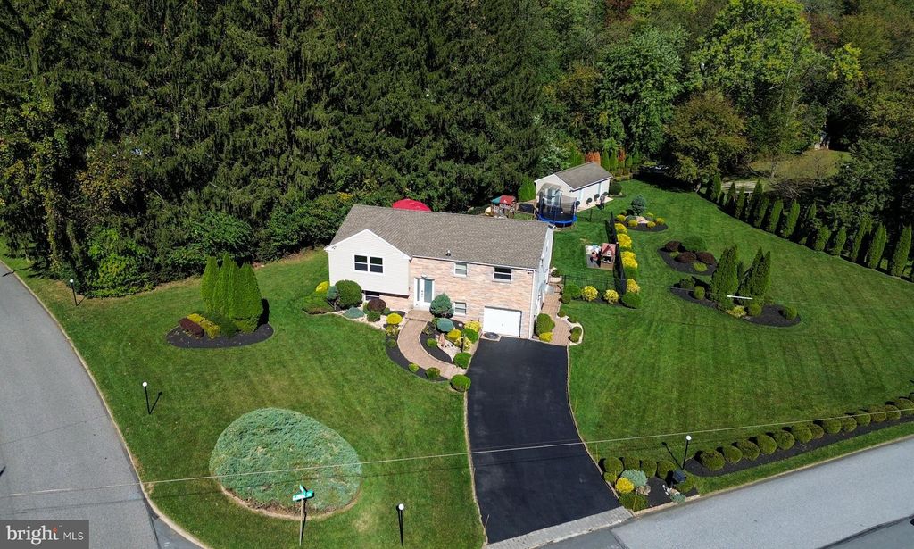Photo of 109 Glendale Road, EXTON, PA 19341 (MLS # PACT2111402)