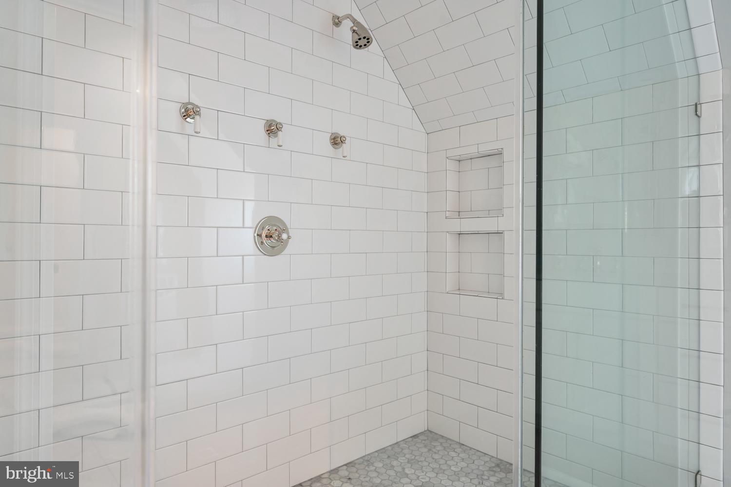 BELLE RIVE - Residential