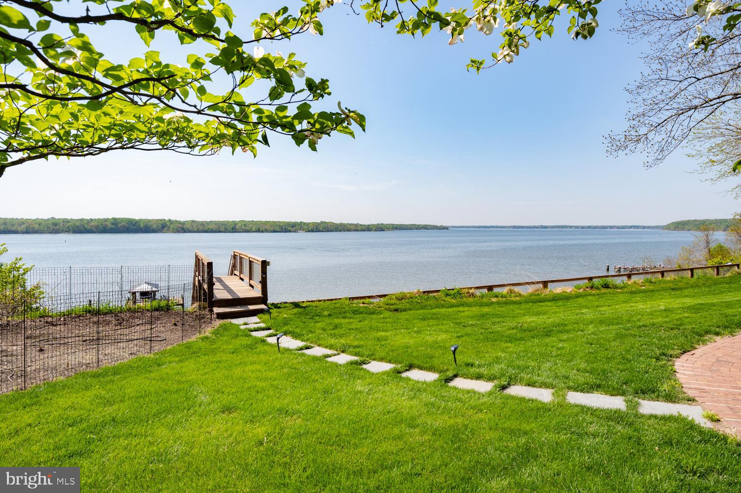 BELLE RIVE - Residential