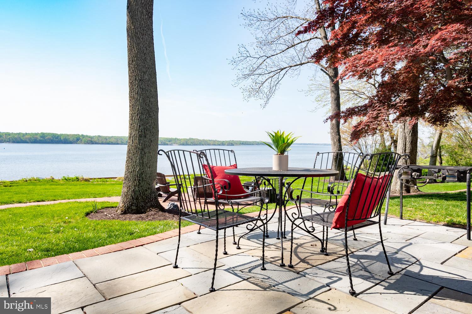 BELLE RIVE - Residential