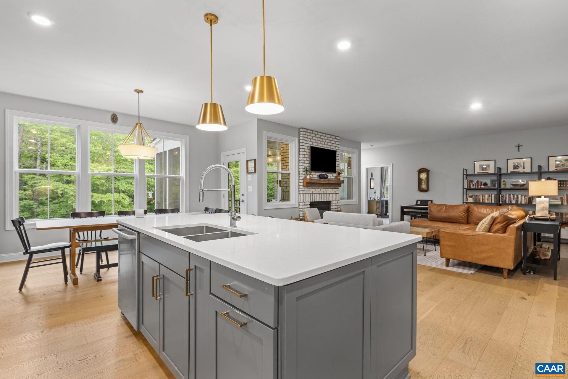 TWO RIVERS - Residential
