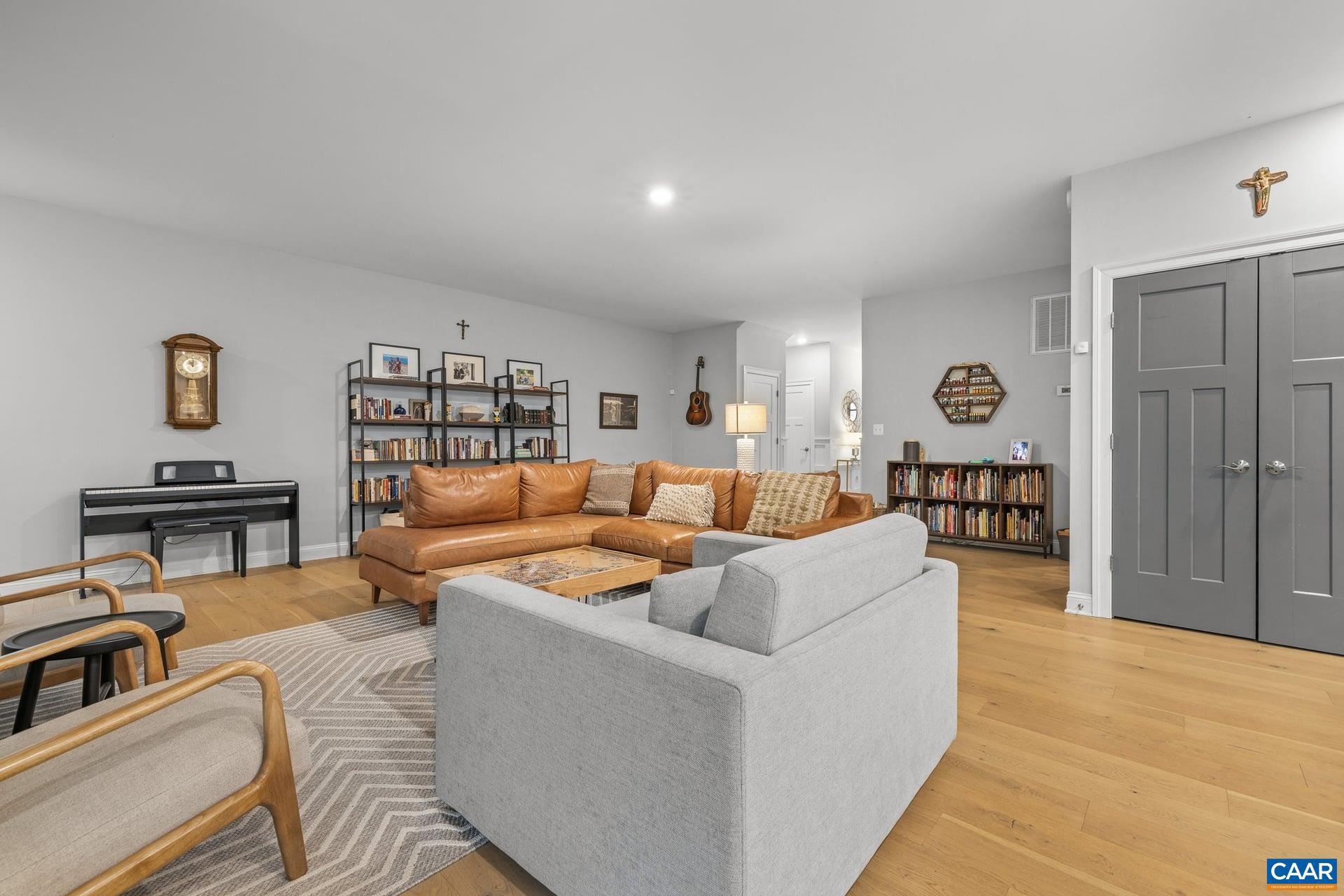 TWO RIVERS - Residential