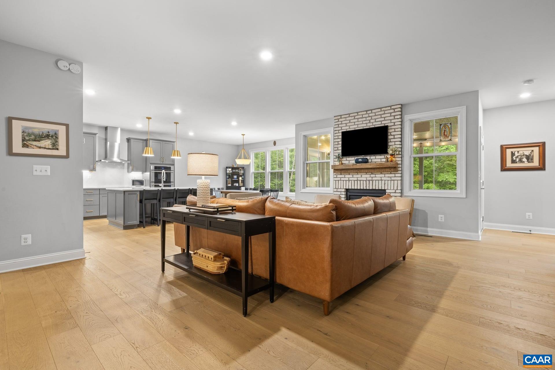 TWO RIVERS - Residential