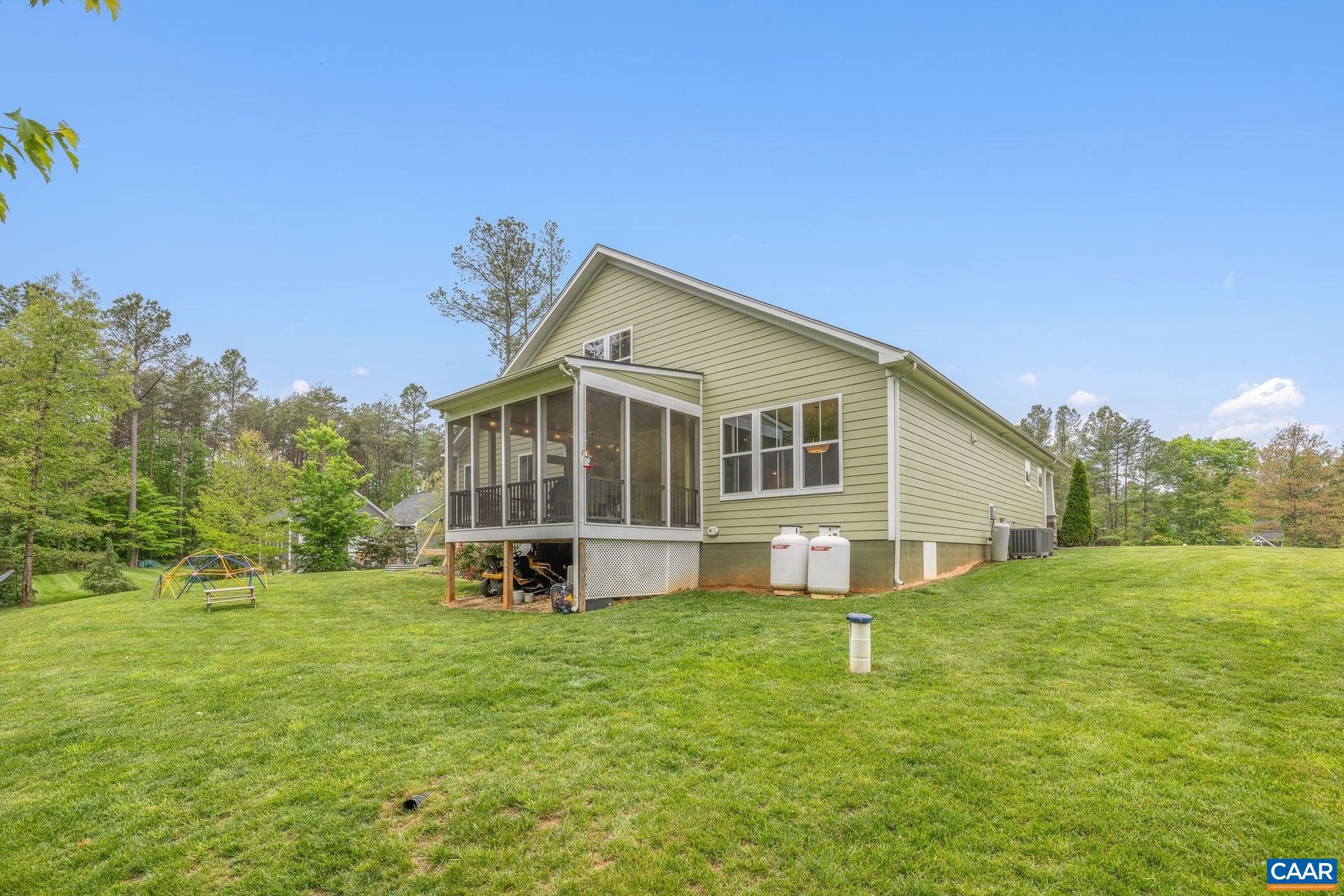 TWO RIVERS - Residential