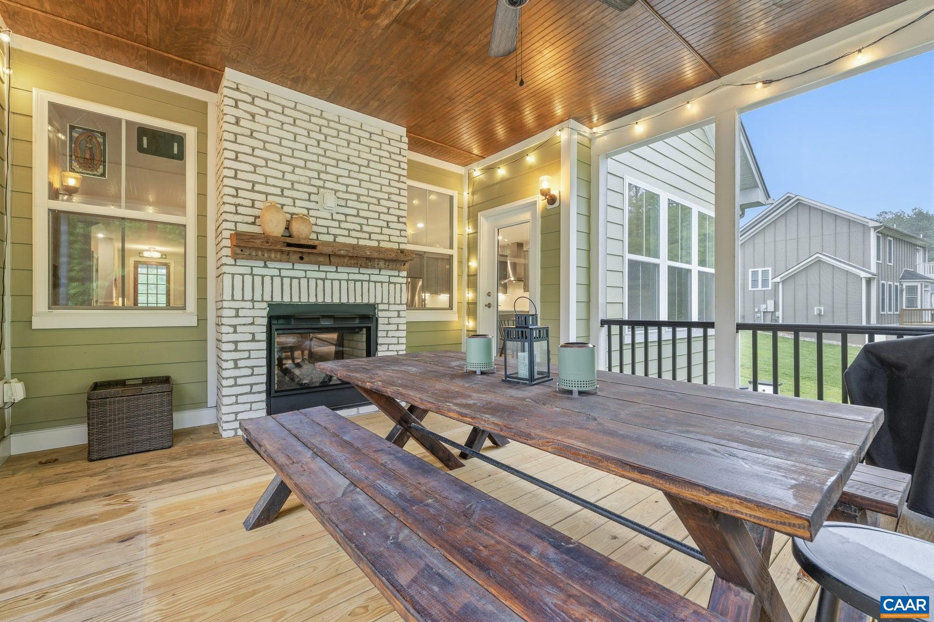 TWO RIVERS - Residential