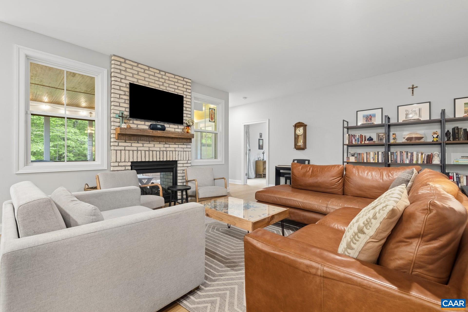 TWO RIVERS - Residential