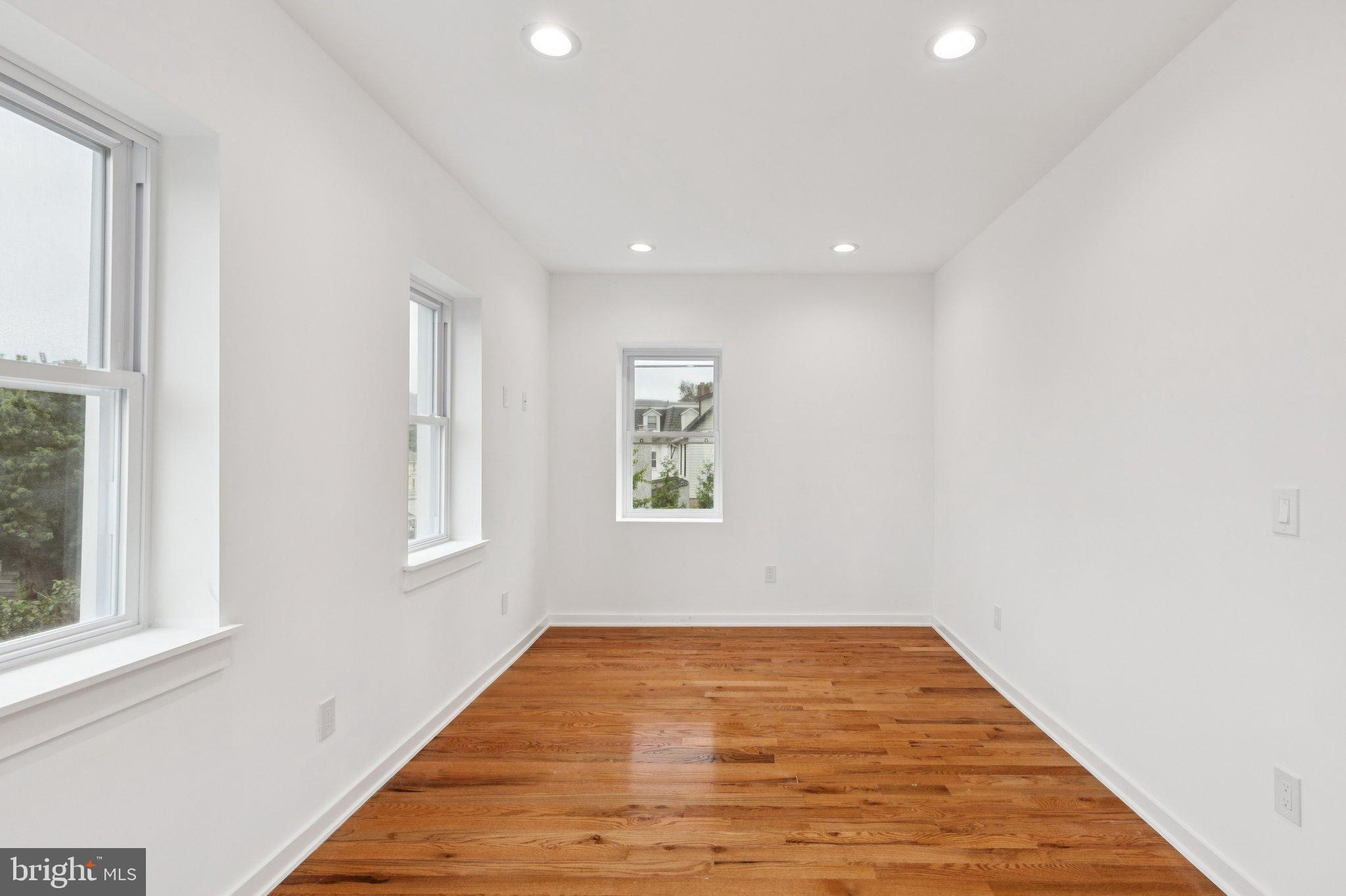 GLENSIDE - Residential