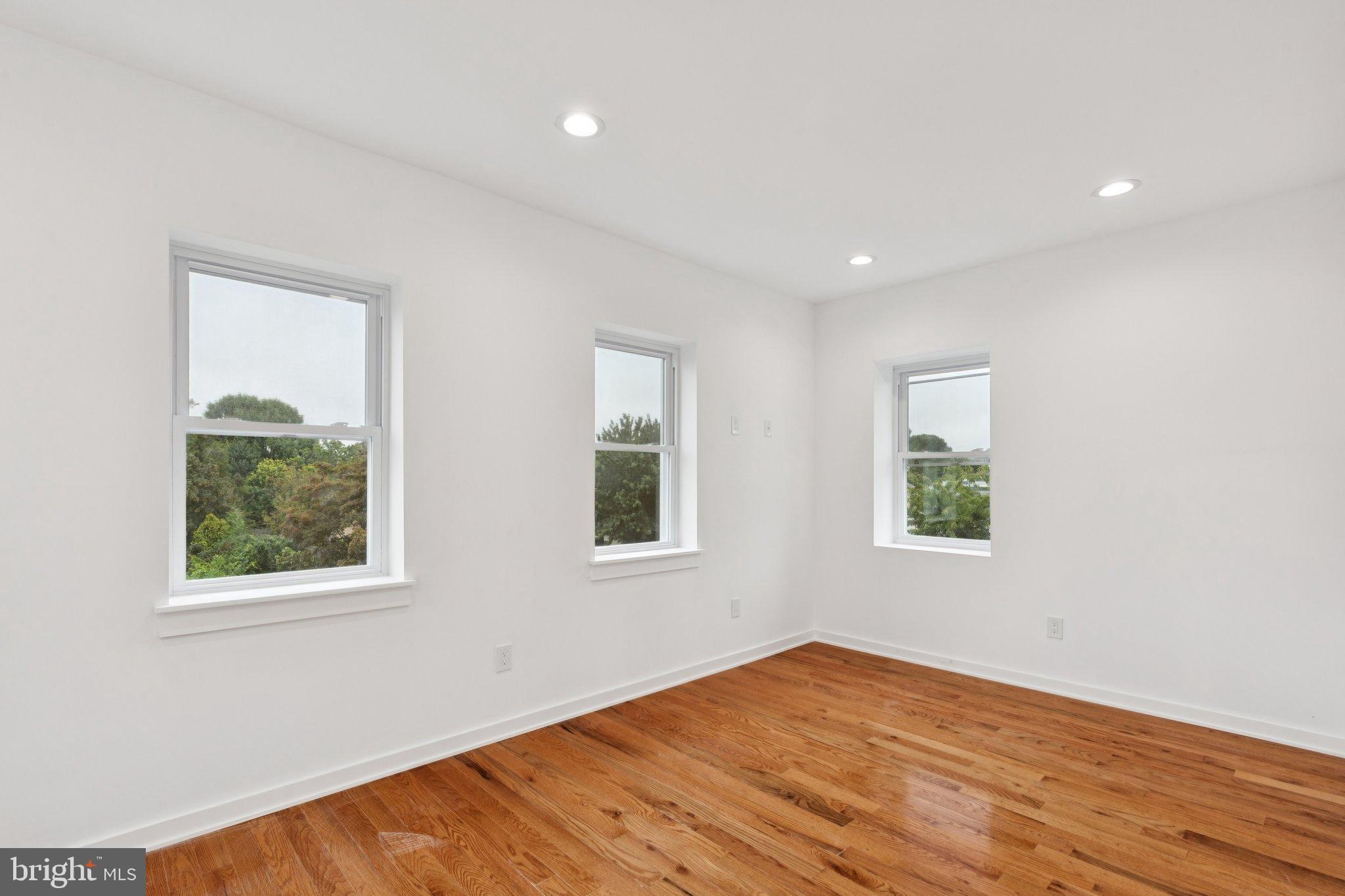 GLENSIDE - Residential