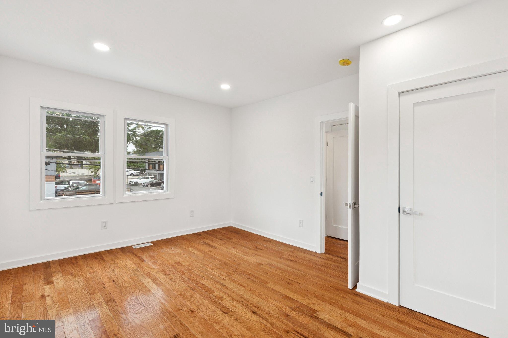 GLENSIDE - Residential