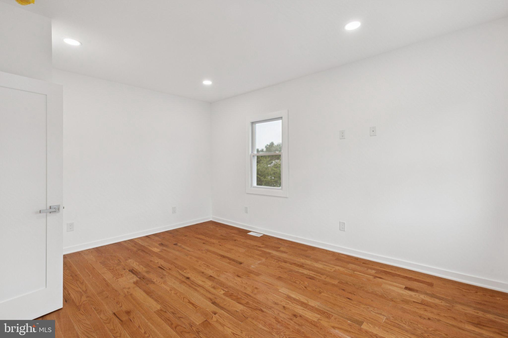 GLENSIDE - Residential