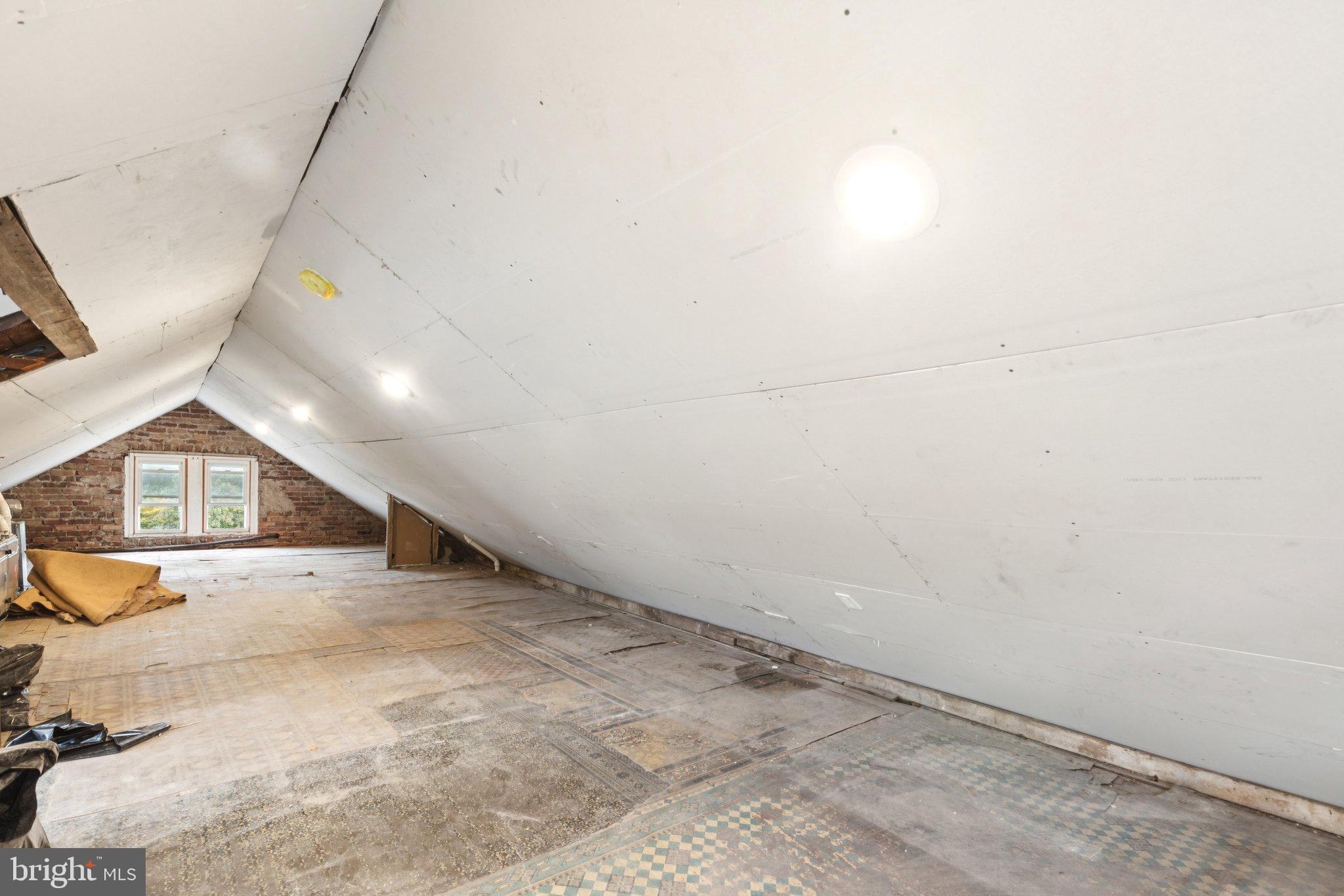 GLENSIDE - Residential