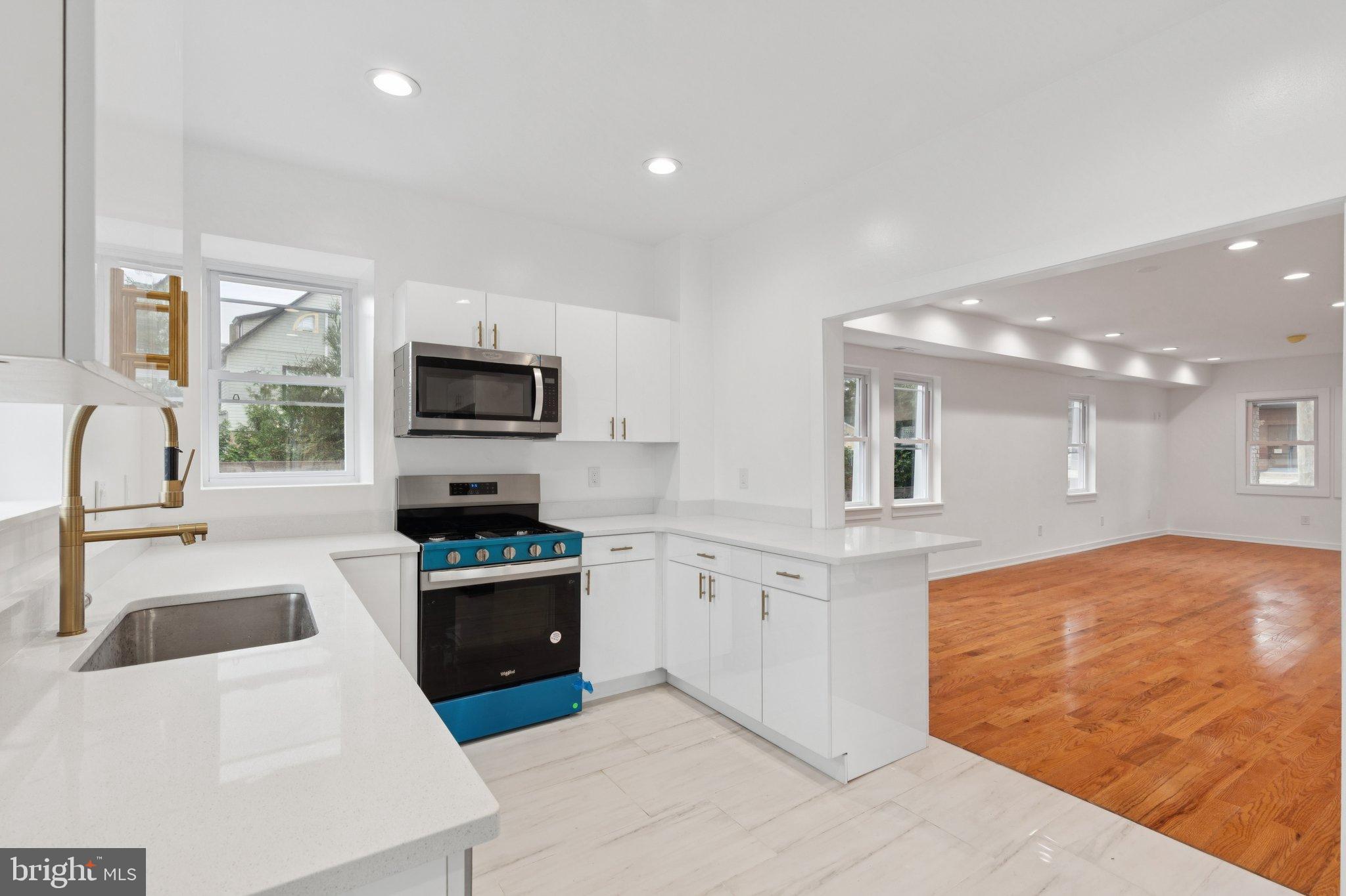 GLENSIDE - Residential