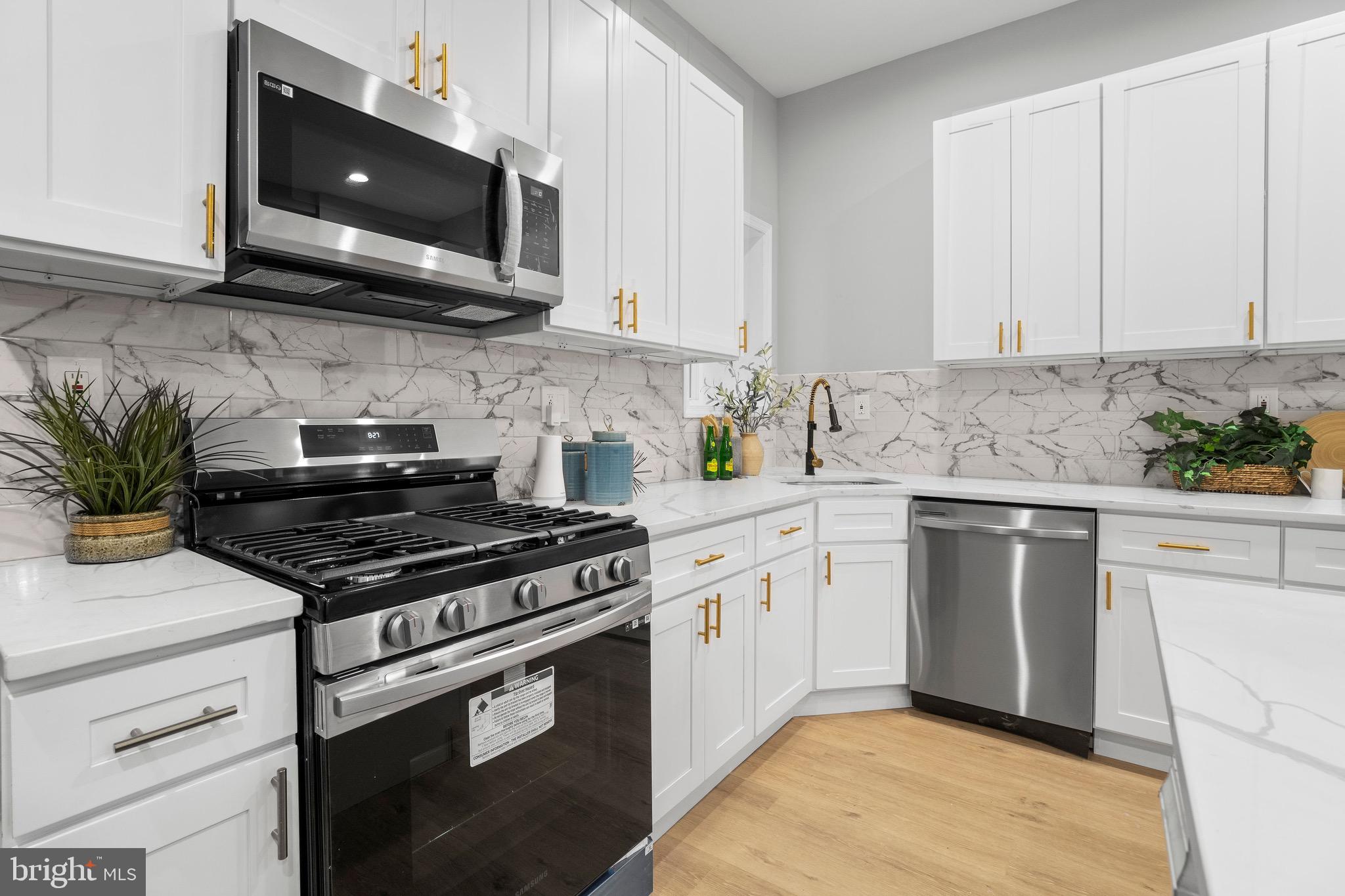 FRANKLIN SQUARE HISTORIC DISTRICT - Residential