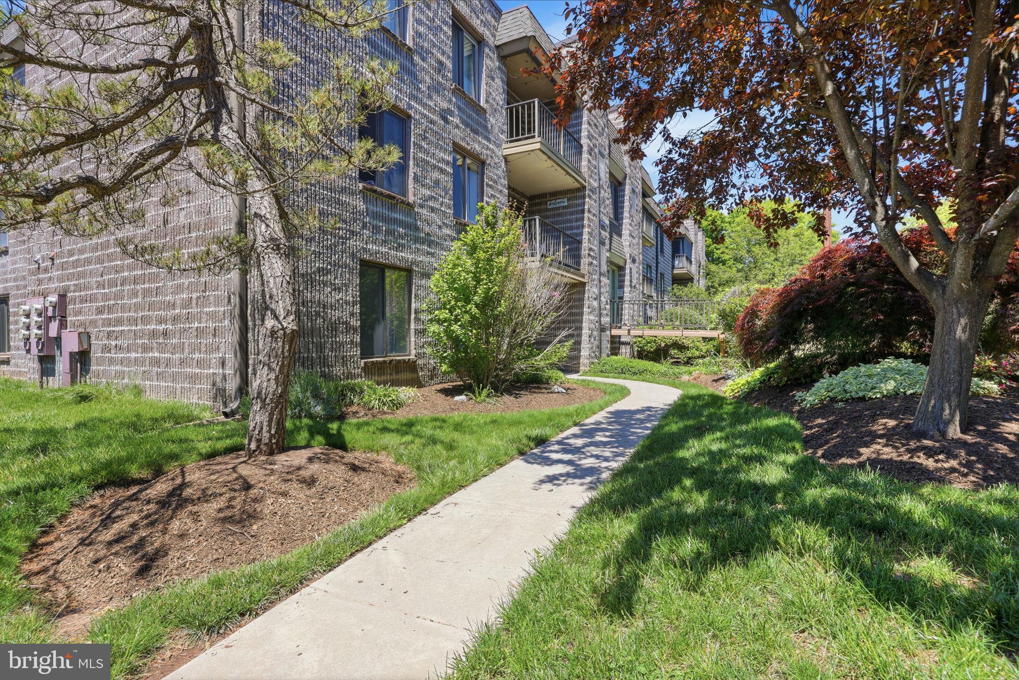 VILLAGE SHIRES - Residential