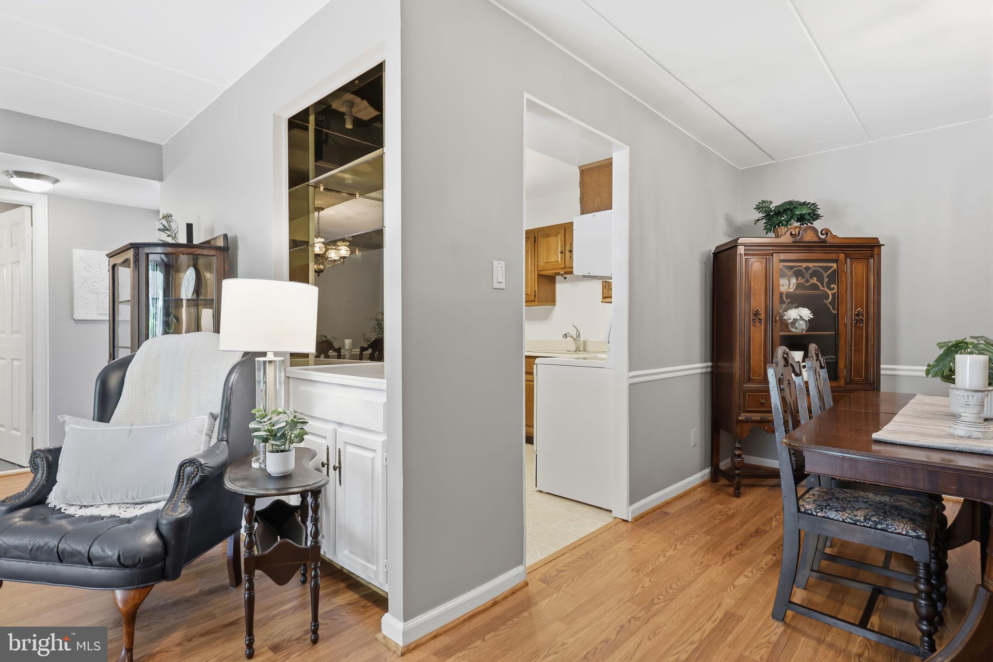 VILLAGE SHIRES - Residential