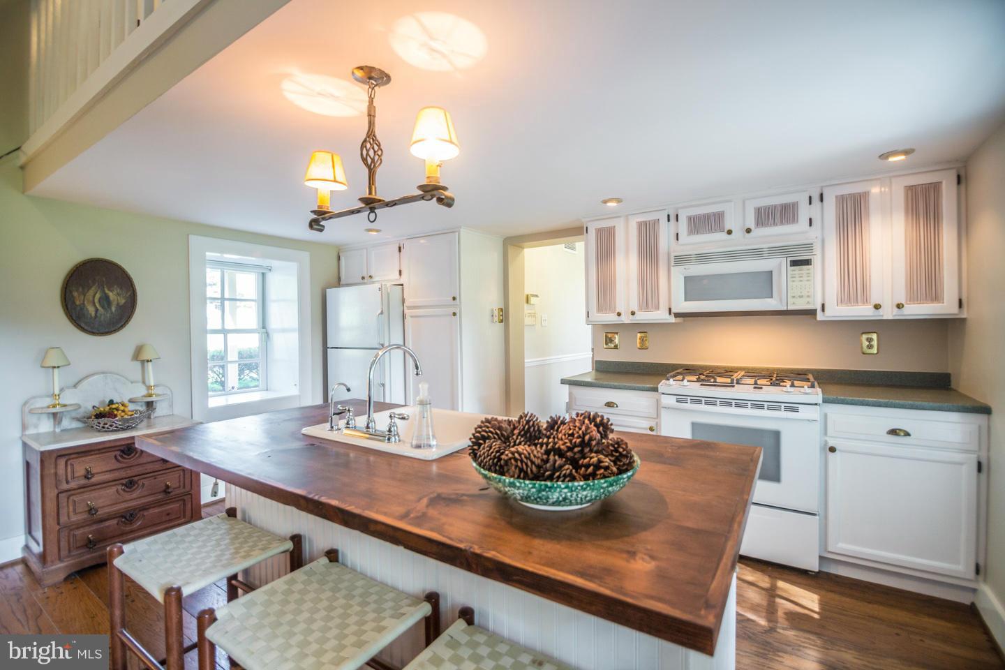 OLD LINE VILLAGE - Farm