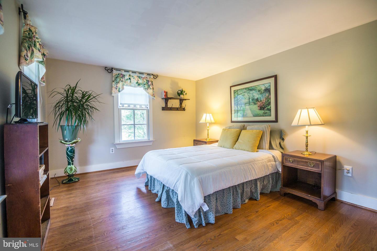 OLD LINE VILLAGE - Farm