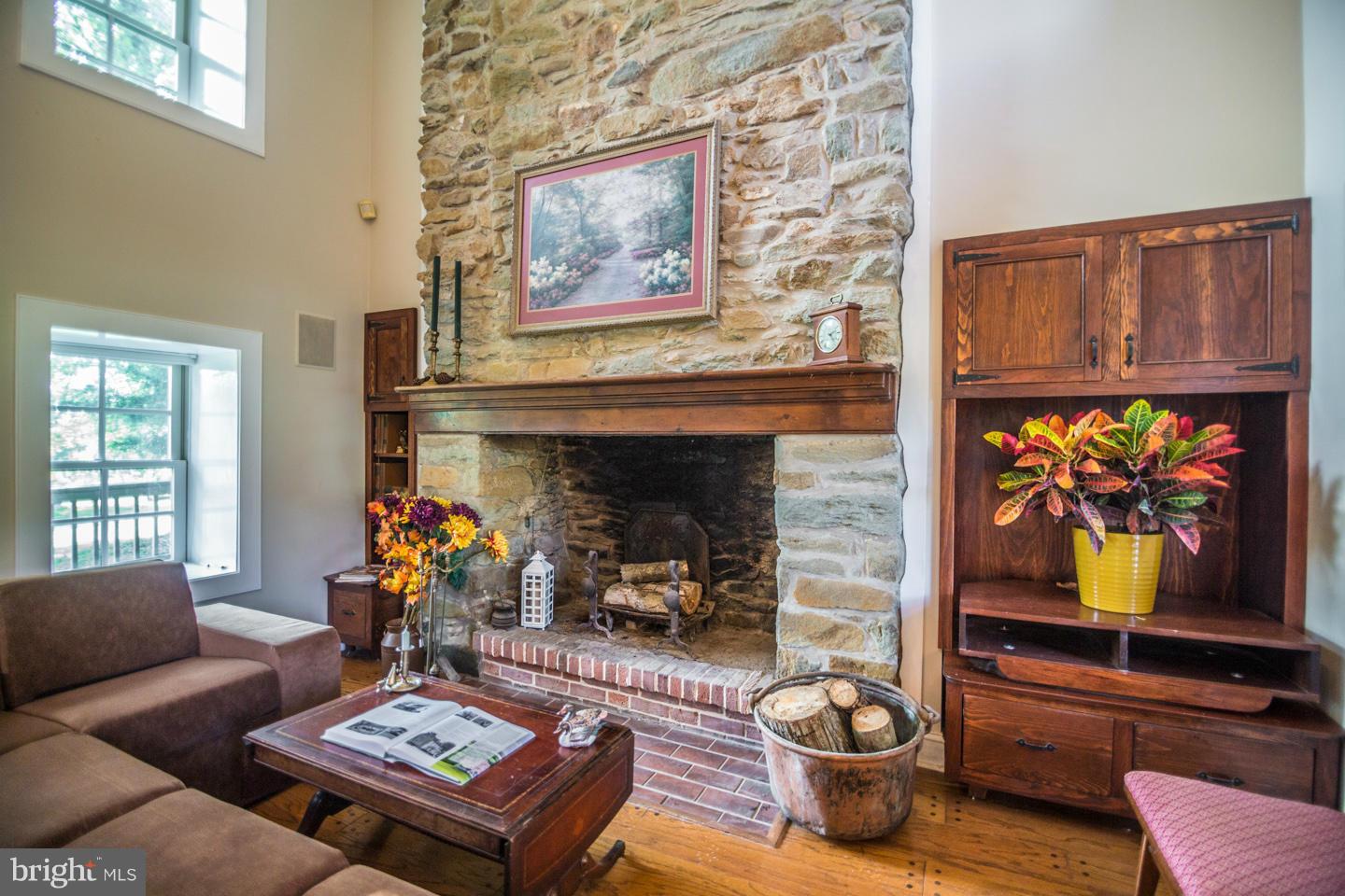 OLD LINE VILLAGE - Farm