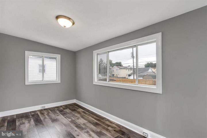 HOLABIRD PARK - Residential