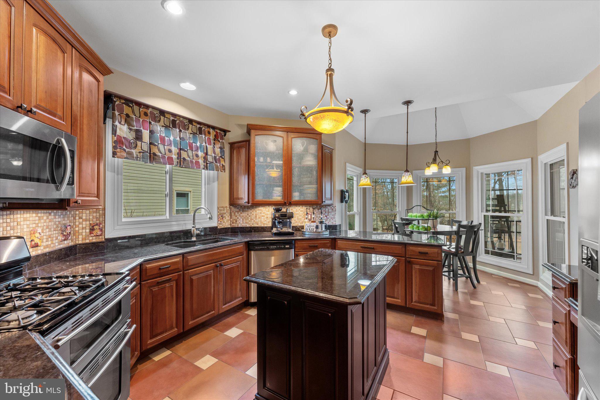 ASHBURN VILLAGE - Residential