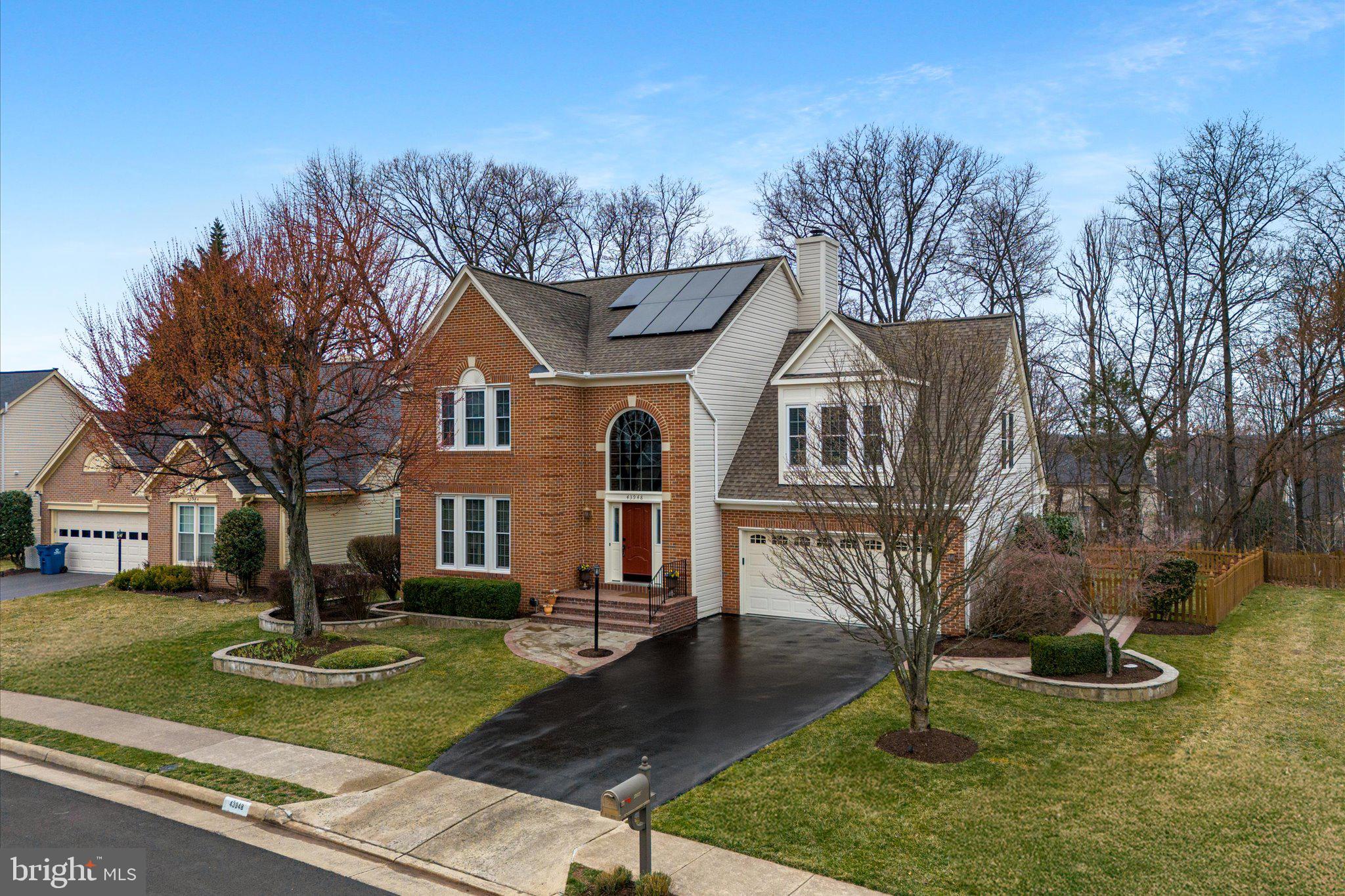 ASHBURN VILLAGE - Residential