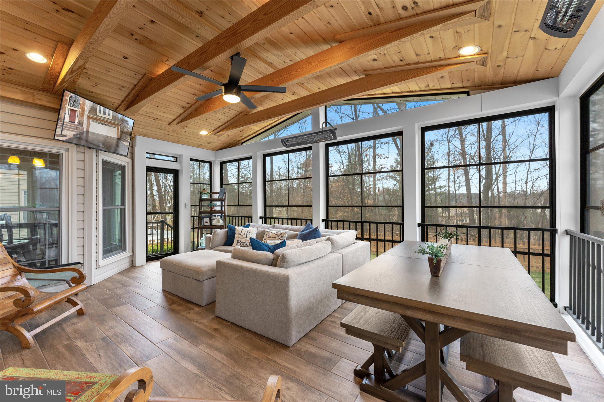 ASHBURN VILLAGE - Residential