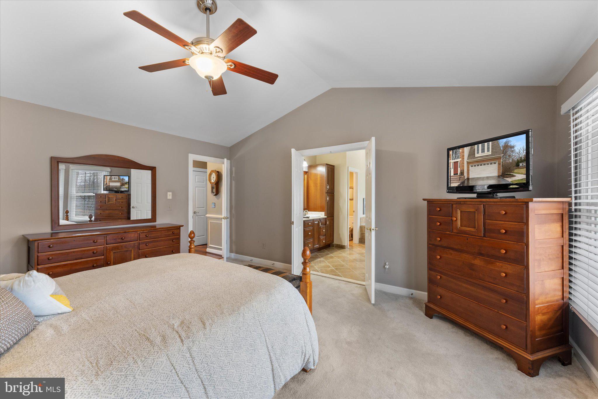 ASHBURN VILLAGE - Residential