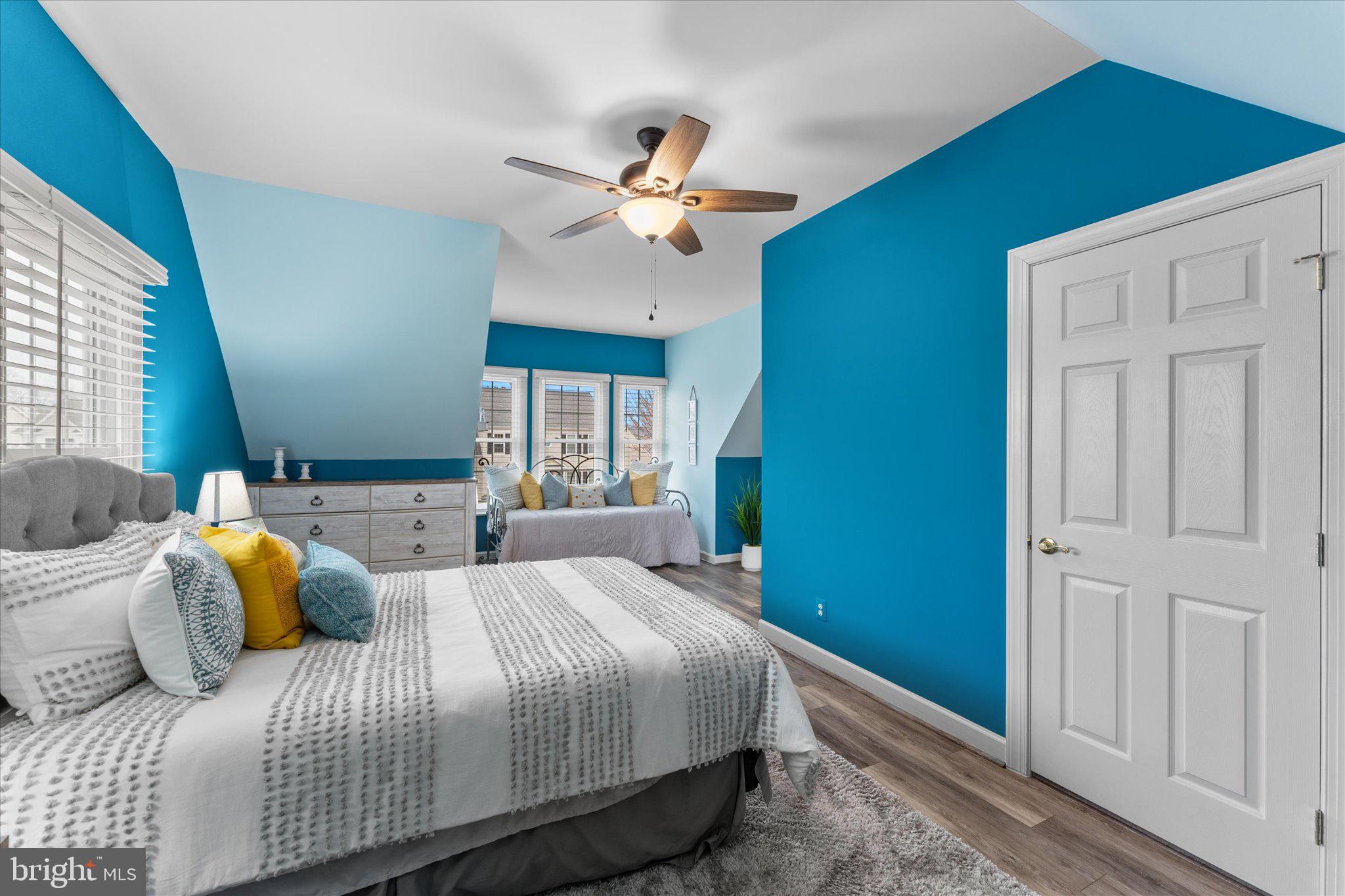 ASHBURN VILLAGE - Residential