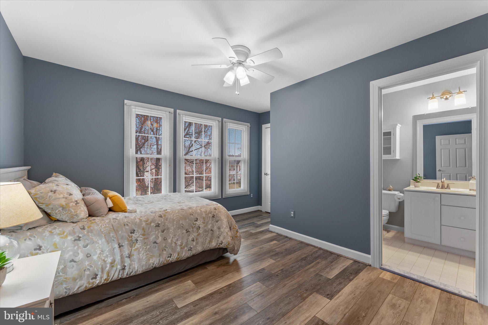 ASHBURN VILLAGE - Residential