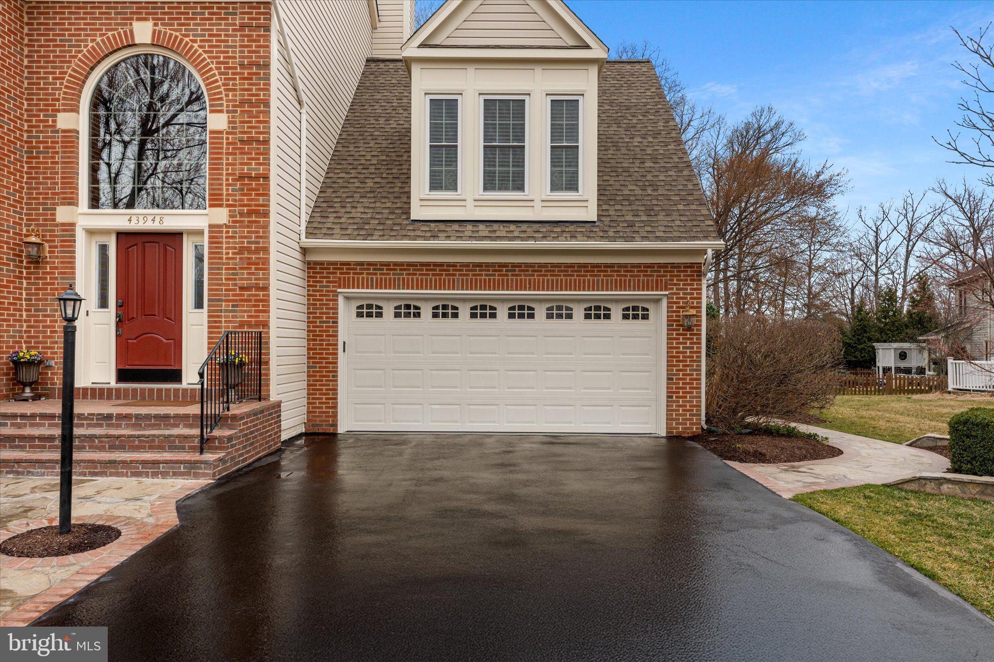 ASHBURN VILLAGE - Residential