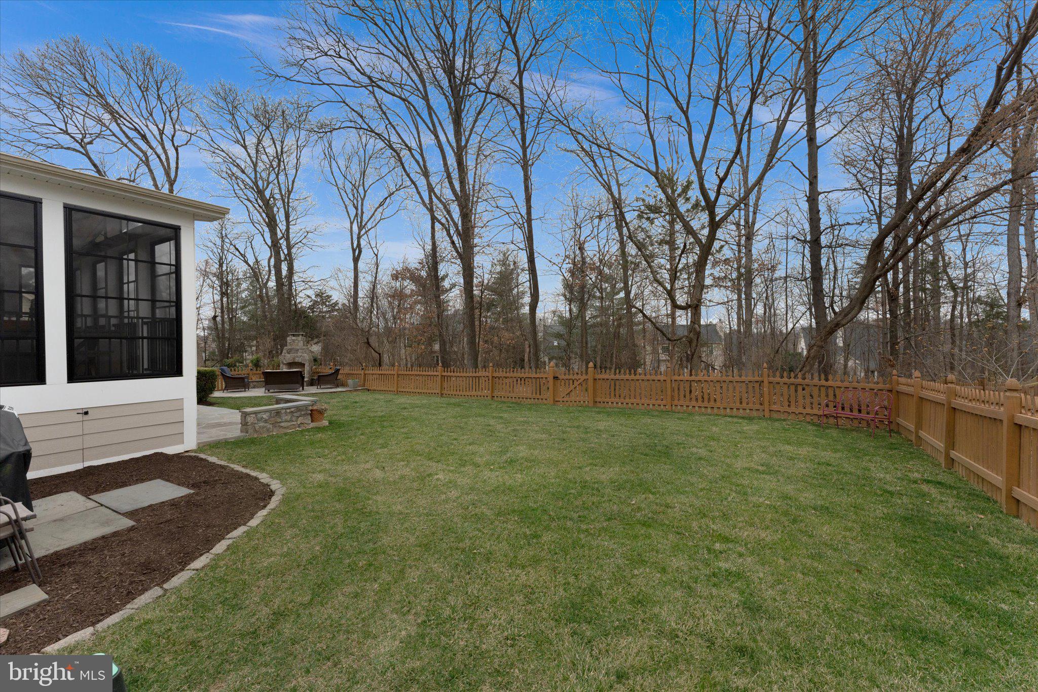 ASHBURN VILLAGE - Residential