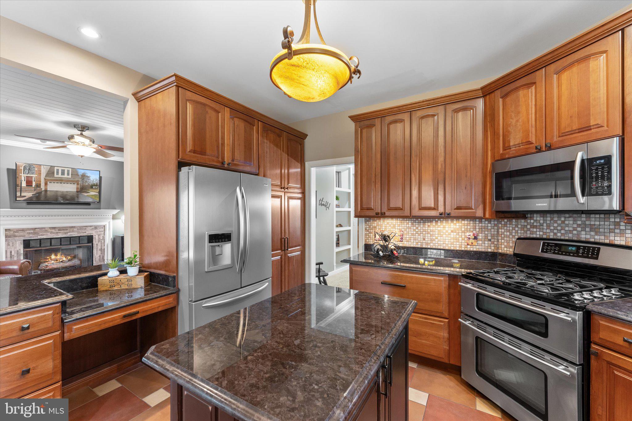 ASHBURN VILLAGE - Residential