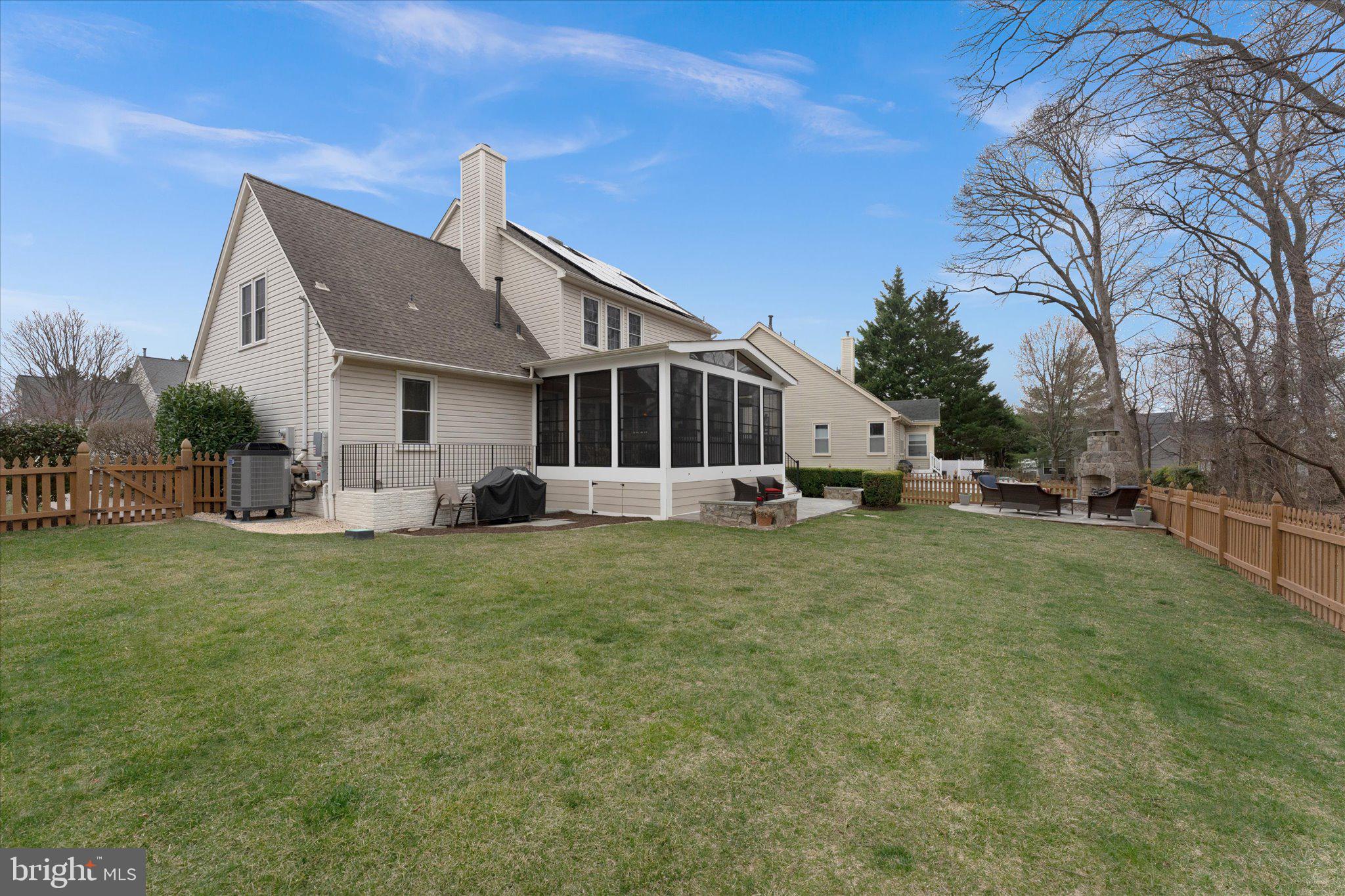 ASHBURN VILLAGE - Residential