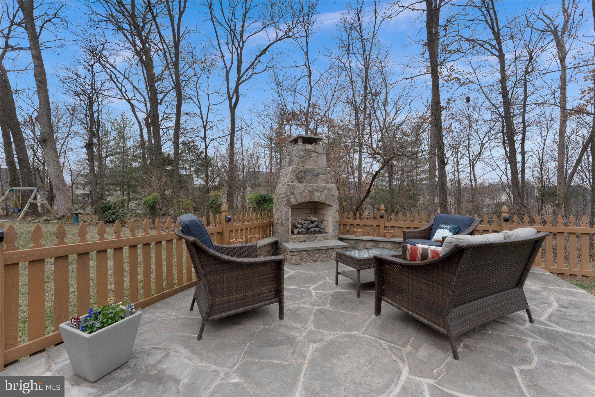 ASHBURN VILLAGE - Residential