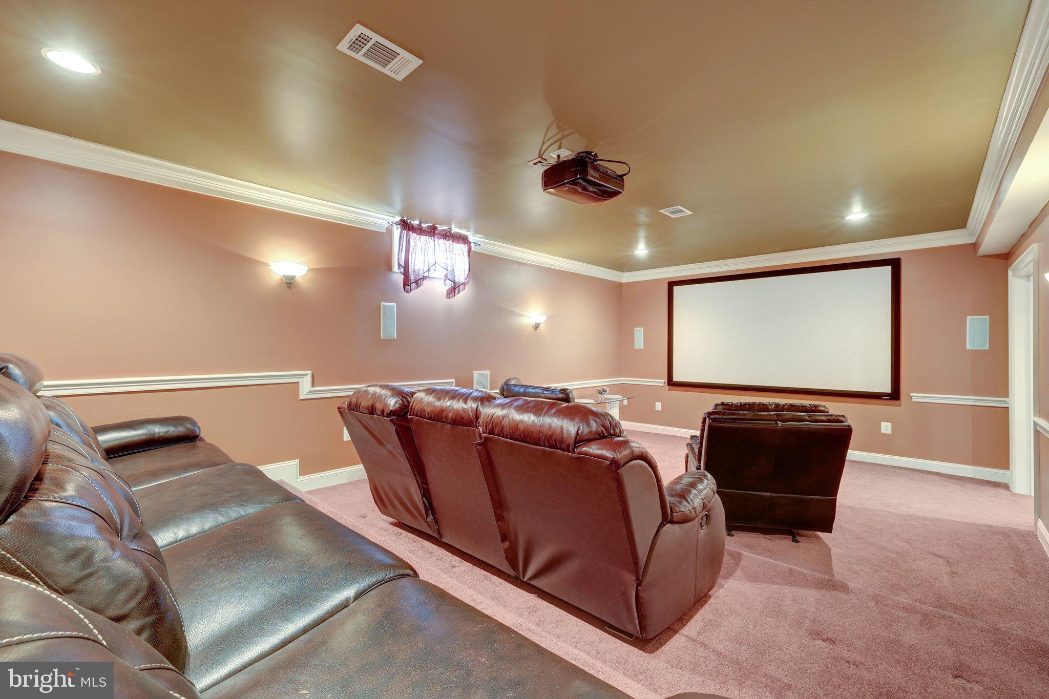 LOUDOUN VALLEY ESTATES - Residential