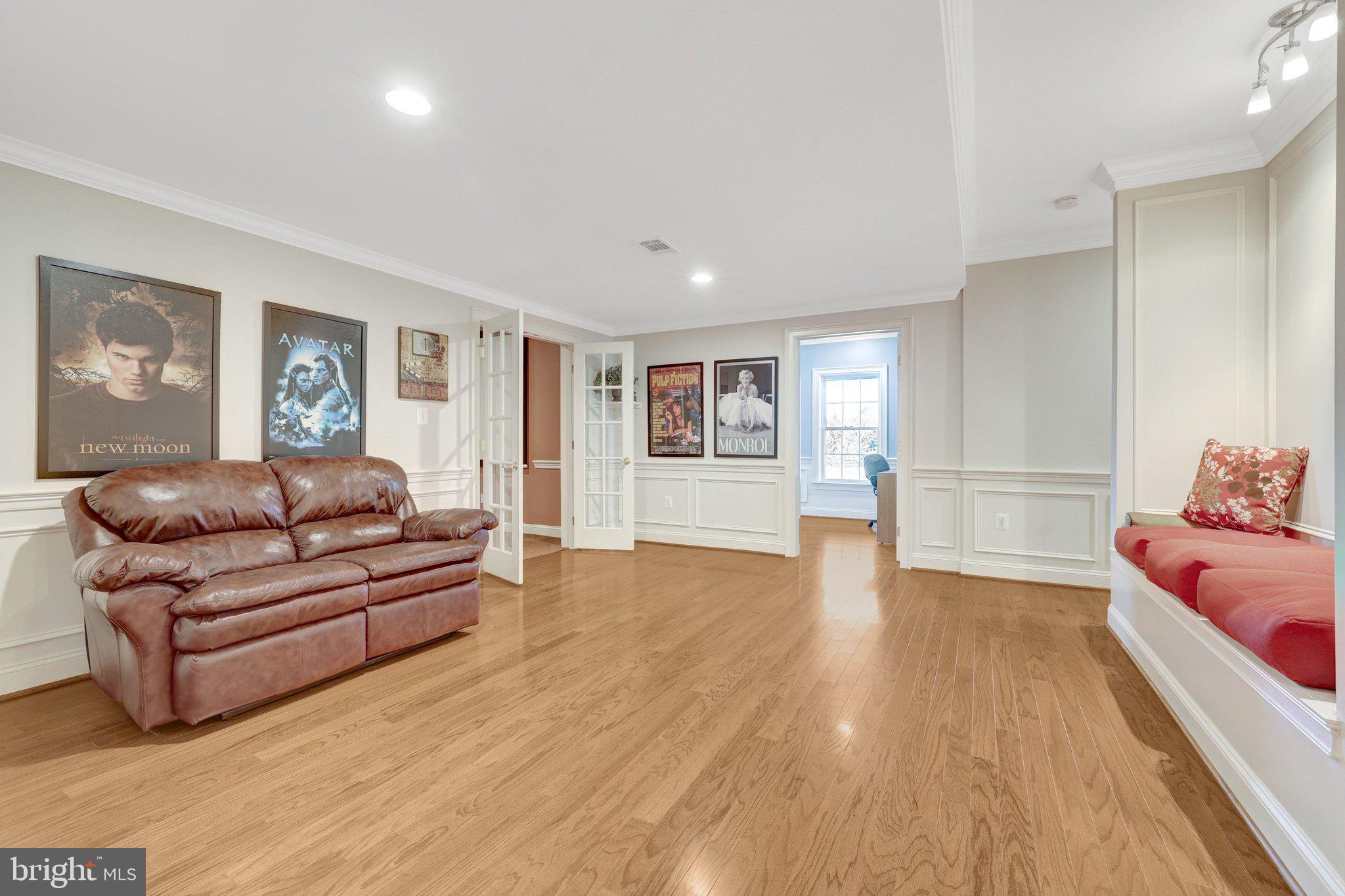 LOUDOUN VALLEY ESTATES - Residential