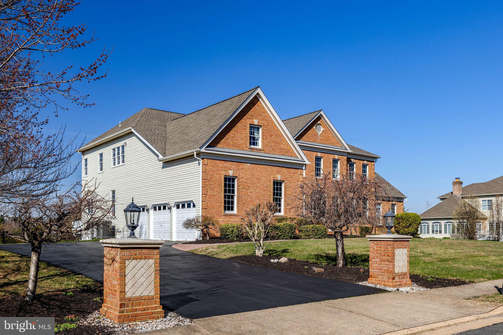 LOUDOUN VALLEY ESTATES - Residential