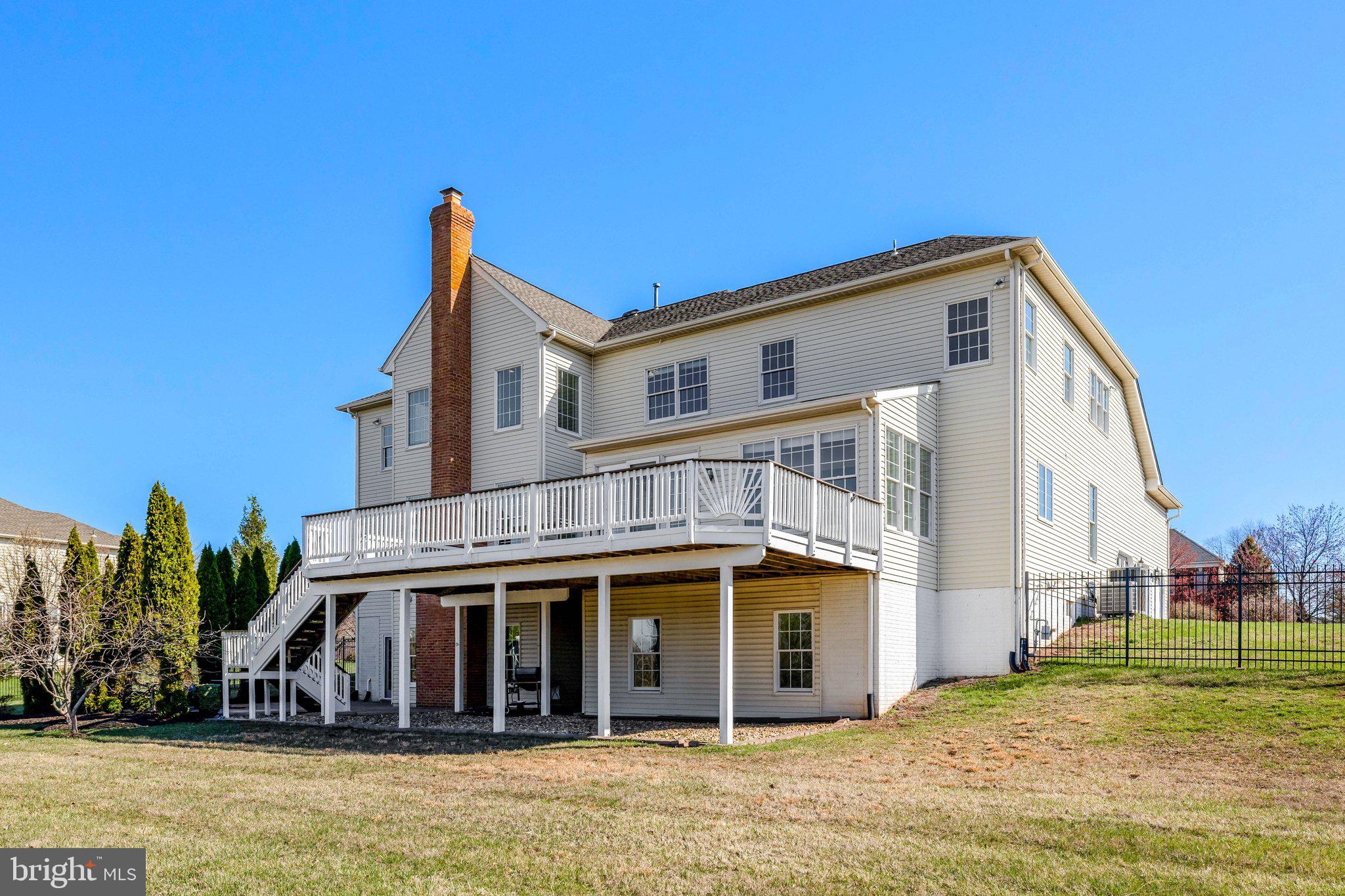 LOUDOUN VALLEY ESTATES - Residential