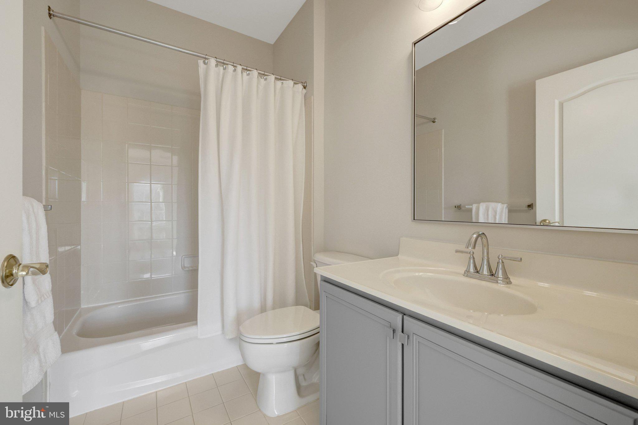 LOUDOUN VALLEY ESTATES - Residential