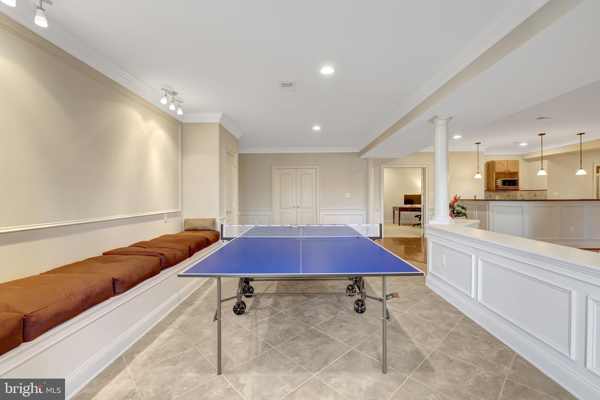 LOUDOUN VALLEY ESTATES - Residential