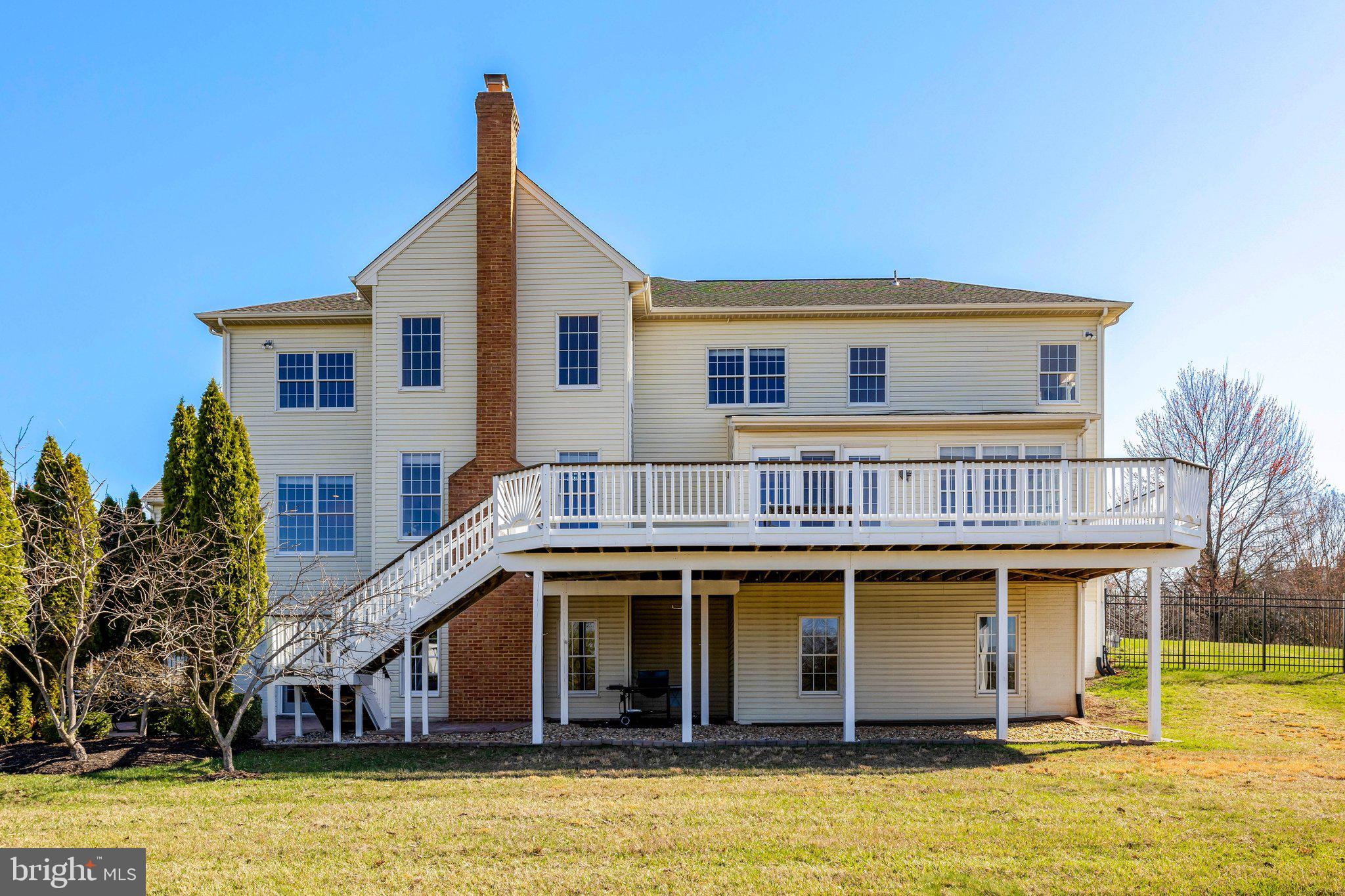 LOUDOUN VALLEY ESTATES - Residential